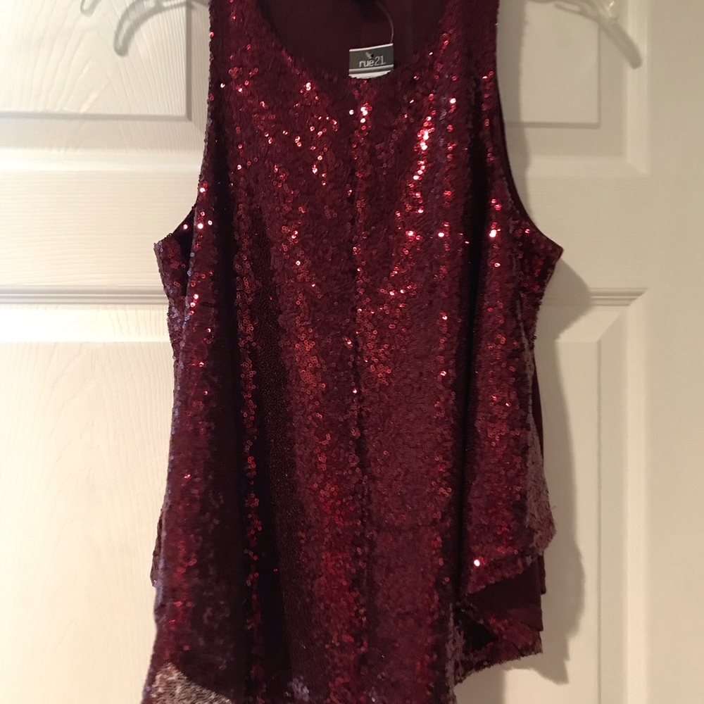 Sequin tank